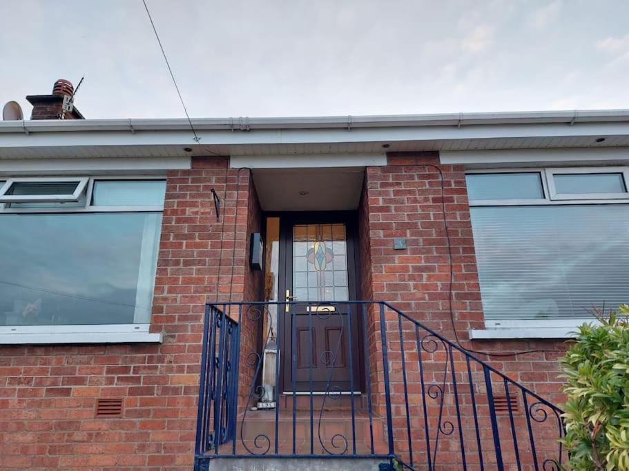Bellevue Bungalow - Comfortable Home With Amazing Views Belfast Exterior foto